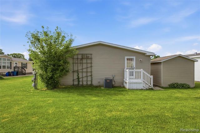 9857 Rembrandt Way, Fenton, MI 48430