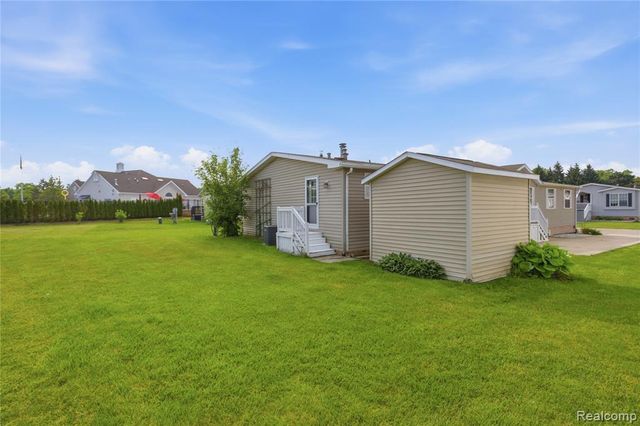 9857 Rembrandt Way, Fenton, MI 48430