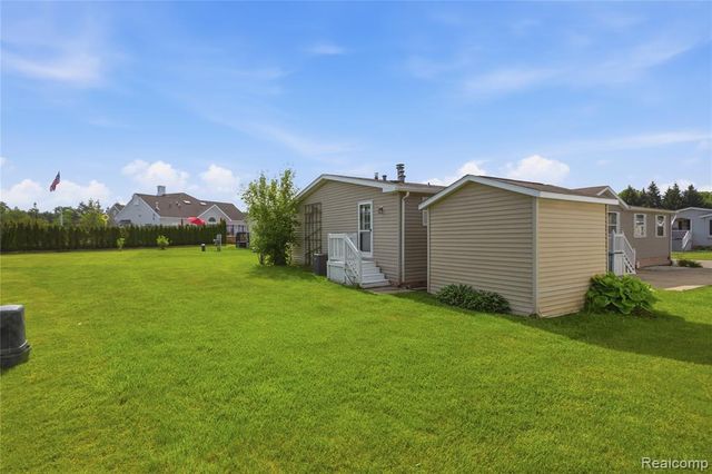9857 Rembrandt Way, Fenton, MI 48430