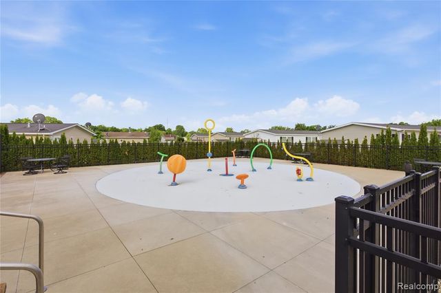 9857 Rembrandt Way, Fenton, MI 48430