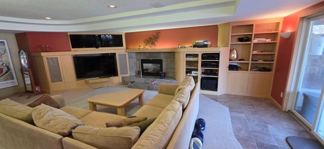 171 Red Oaks Drive, Vadnais Heights, MN 55127