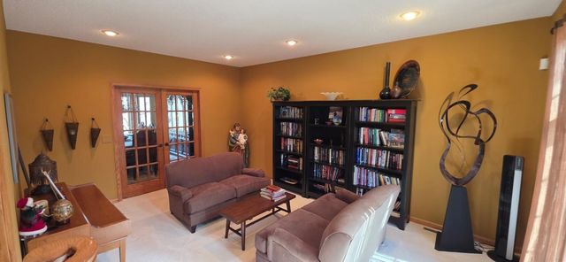 171 Red Oaks Drive, Vadnais Heights, MN 55127