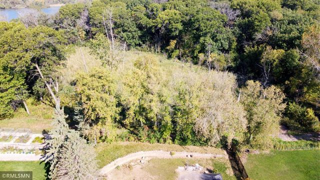 171 Red Oaks Drive, Vadnais Heights, MN 55127