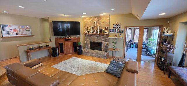 171 Red Oaks Drive, Vadnais Heights, MN 55127