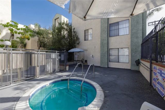 1237 E 6th Street 110, Long Beach, CA 90802