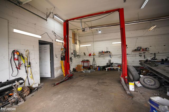 12520 Morang Drive, Detroit, MI 82001