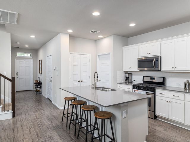 206 Orchard Park DR, Liberty Hill, TX 78642