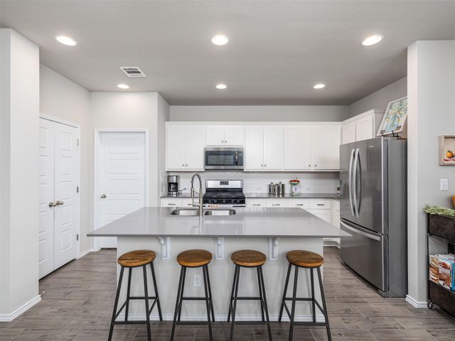 206 Orchard Park DR, Liberty Hill, TX 78642