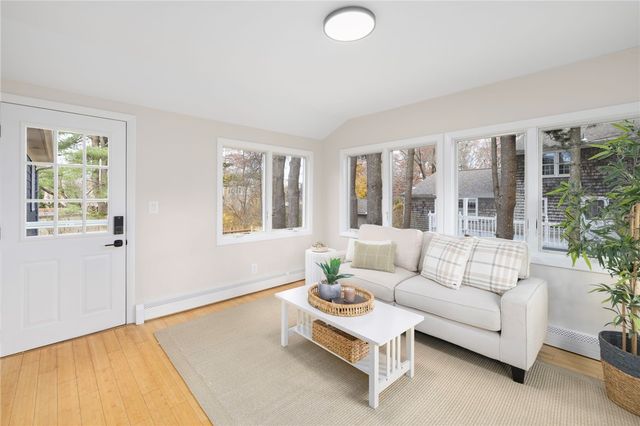 7 Cheshire Drive, Barrington, RI 02806