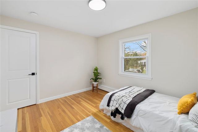 7 Cheshire Drive, Barrington, RI 02806