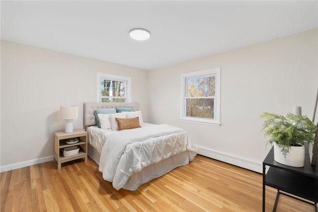 7 Cheshire Drive, Barrington, RI 02806