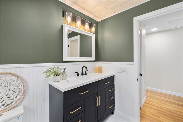 7 Cheshire Drive, Barrington, RI 02806