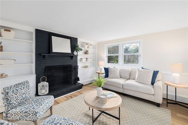 7 Cheshire Drive, Barrington, RI 02806