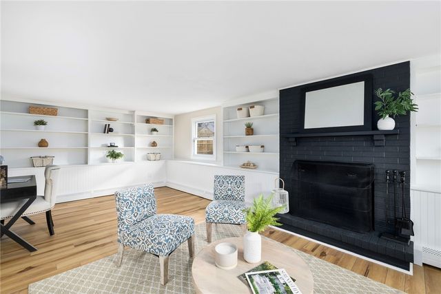 7 Cheshire Drive, Barrington, RI 02806