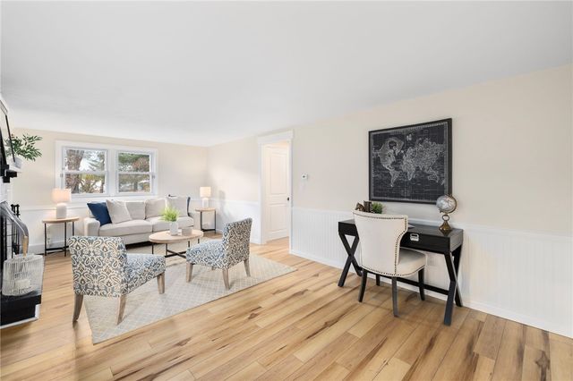 7 Cheshire Drive, Barrington, RI 02806