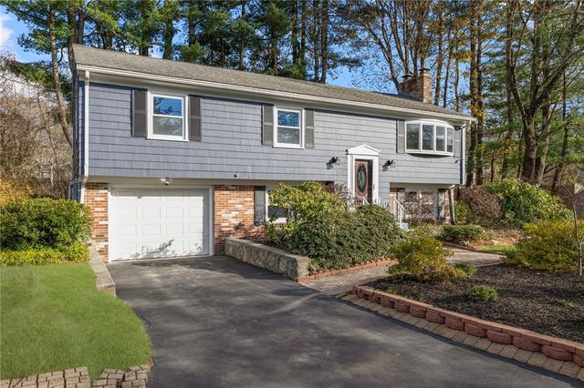 7 Cheshire Drive, Barrington, RI 02806