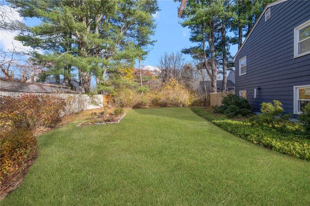 7 Cheshire Drive, Barrington, RI 02806