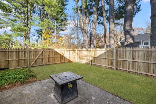 7 Cheshire Drive, Barrington, RI 02806