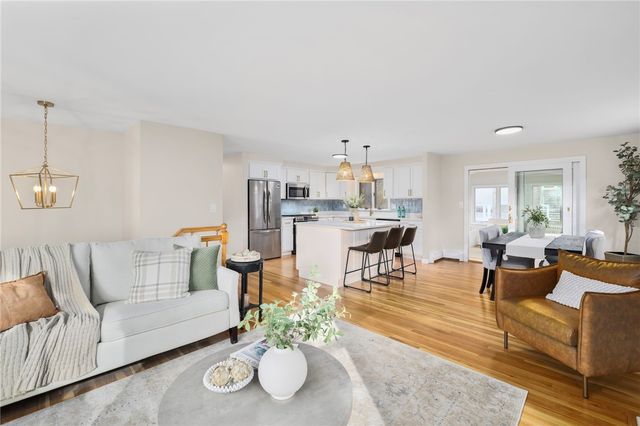 7 Cheshire Drive, Barrington, RI 02806