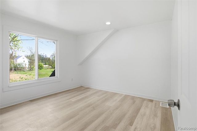 157 W Nevada Street, Highland Park, MI 48203