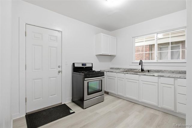 157 W Nevada Street, Highland Park, MI 48203