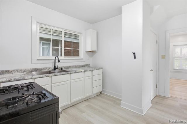 157 W Nevada Street, Highland Park, MI 48203