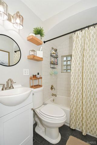 10014 N Marlene Drive, St Louis, MO 63123