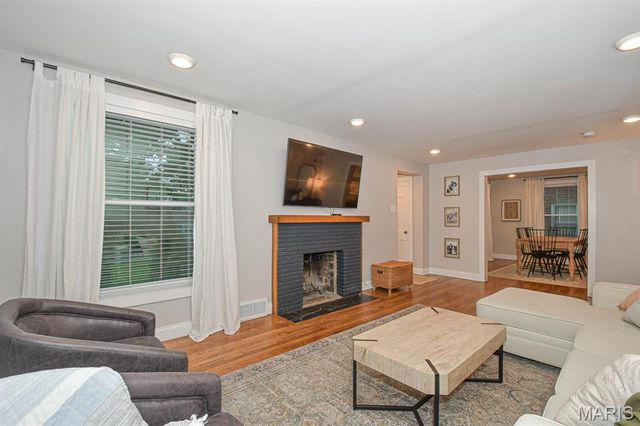 10014 N Marlene Drive, St Louis, MO 63123
