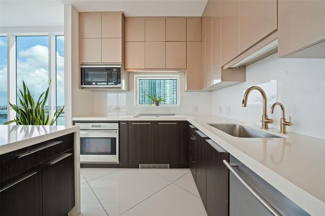 2020 N Bayshore Dr 2502, Miami, FL 33137