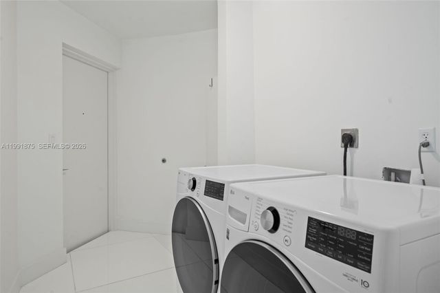 2020 N Bayshore Dr 2502, Miami, FL 33137