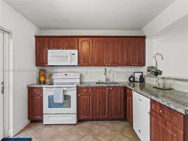 560 NW 82nd Place 306, Miami, FL 33126
