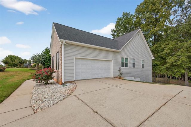 40 Lakeside Trail Trail, Covington, GA 30016