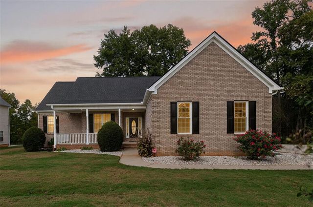 40 Lakeside Trail Trail, Covington, GA 30016