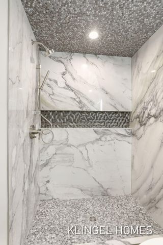 930 W Savidge Street 12, Spring Lake Vllg, MI 49456