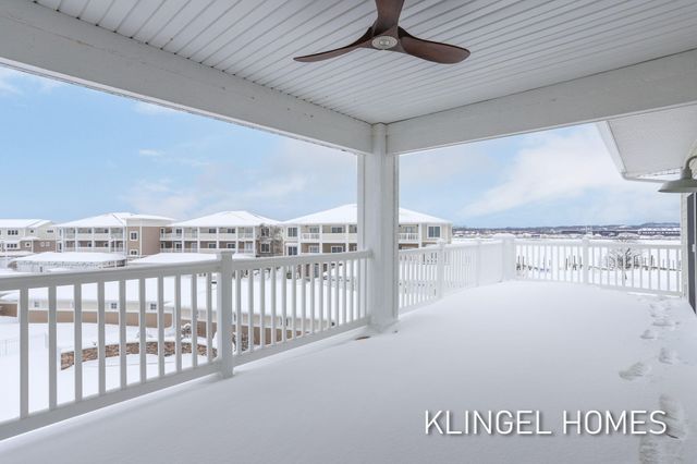 930 W Savidge Street 12, Spring Lake Vllg, MI 49456