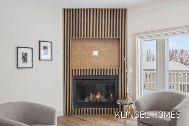 930 W Savidge Street 12, Spring Lake Vllg, MI 49456