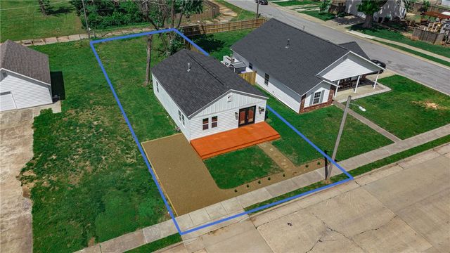 218 N 5th Street, Rogers, AR 72756