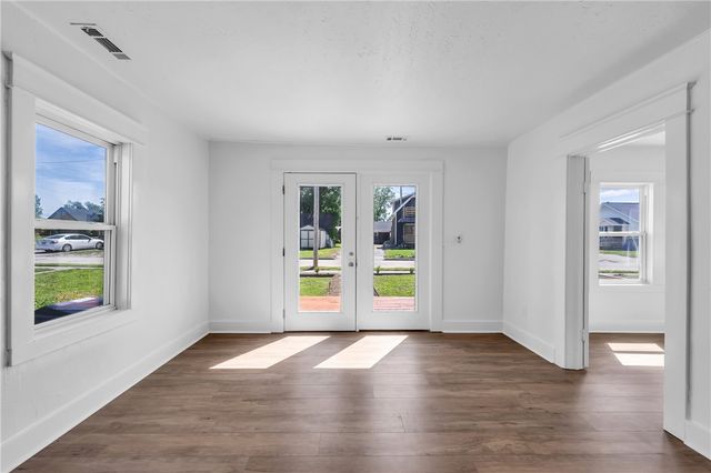 218 N 5th Street, Rogers, AR 72756