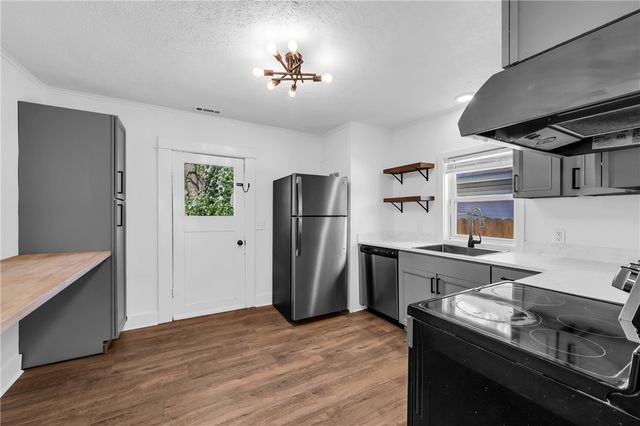 218 N 5th Street, Rogers, AR 72756