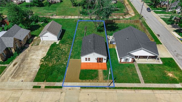218 N 5th Street, Rogers, AR 72756