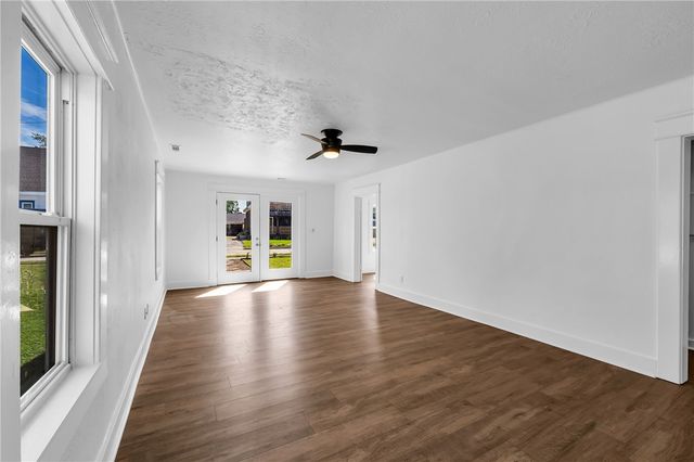 218 N 5th Street, Rogers, AR 72756