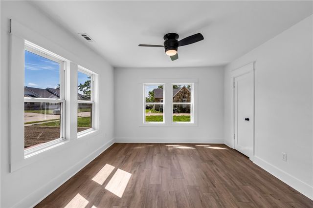 218 N 5th Street, Rogers, AR 72756