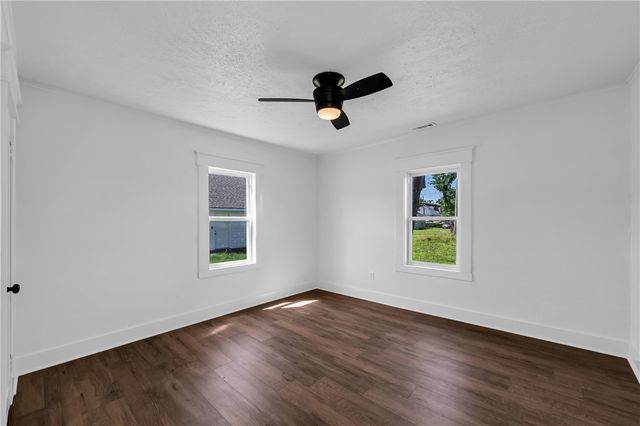 218 N 5th Street, Rogers, AR 72756