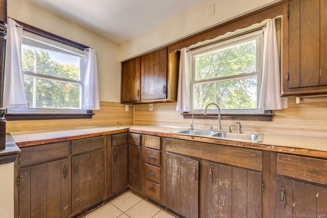 5920 Lakeshore Road, Lexington Twp, MI 48450