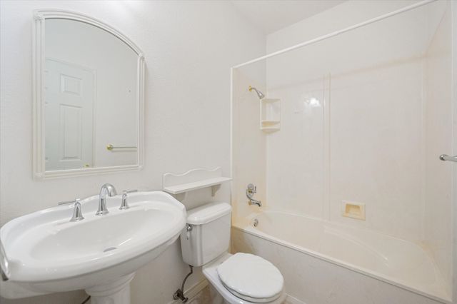 13021 Rudy's Way, Streetman, TX 75859