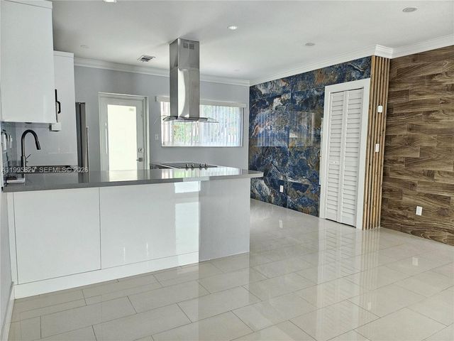 5816 SW 9th St, West Miami, FL 33144