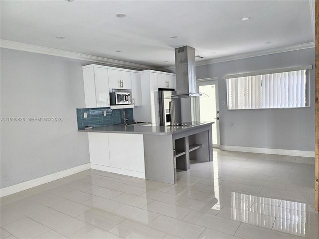 5816 SW 9th St, West Miami, FL 33144