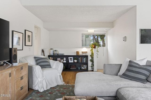 1275 Seacliff Court 2, Ventura, CA 93003