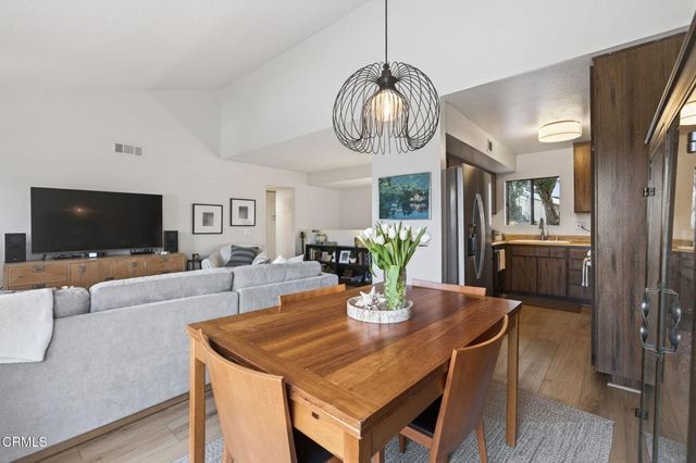 1275 Seacliff Court 2, Ventura, CA 93003