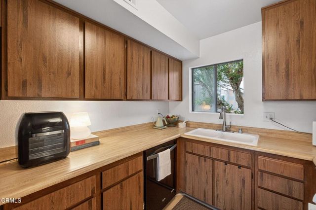 1275 Seacliff Court 2, Ventura, CA 93003